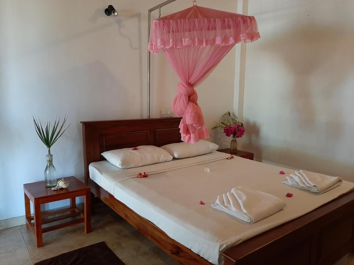 Lobster Beach Hotell Tangalle Eksteriør bilde