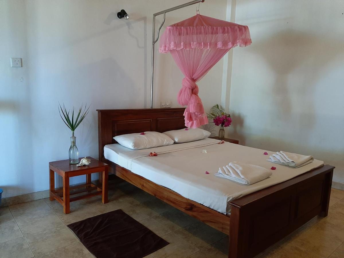 Lobster Beach Hotell Tangalle Eksteriør bilde